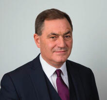 Simon Farrrell Simon Farrrell